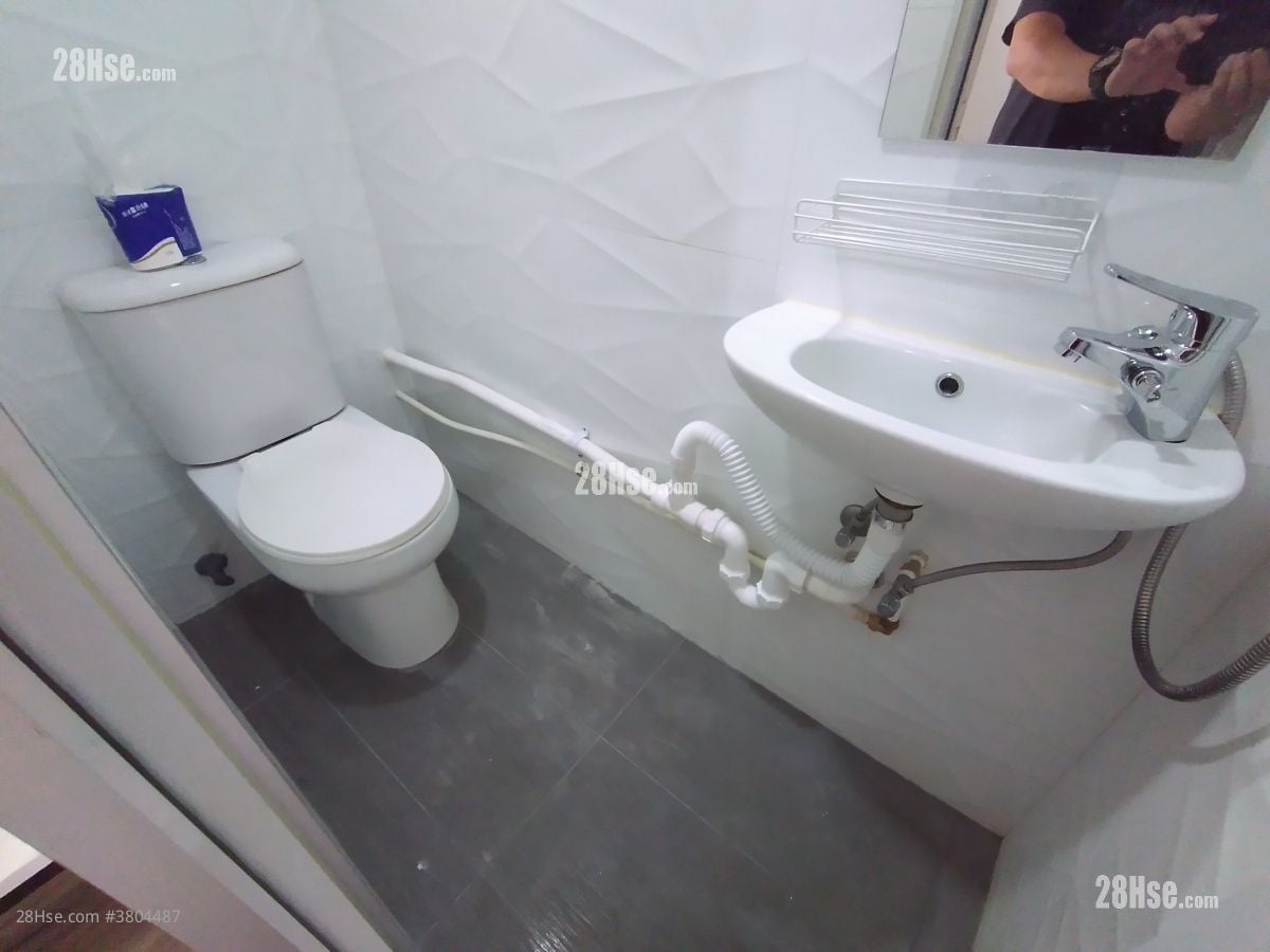 唐楼 租盘 1 浴室 100 平方尺