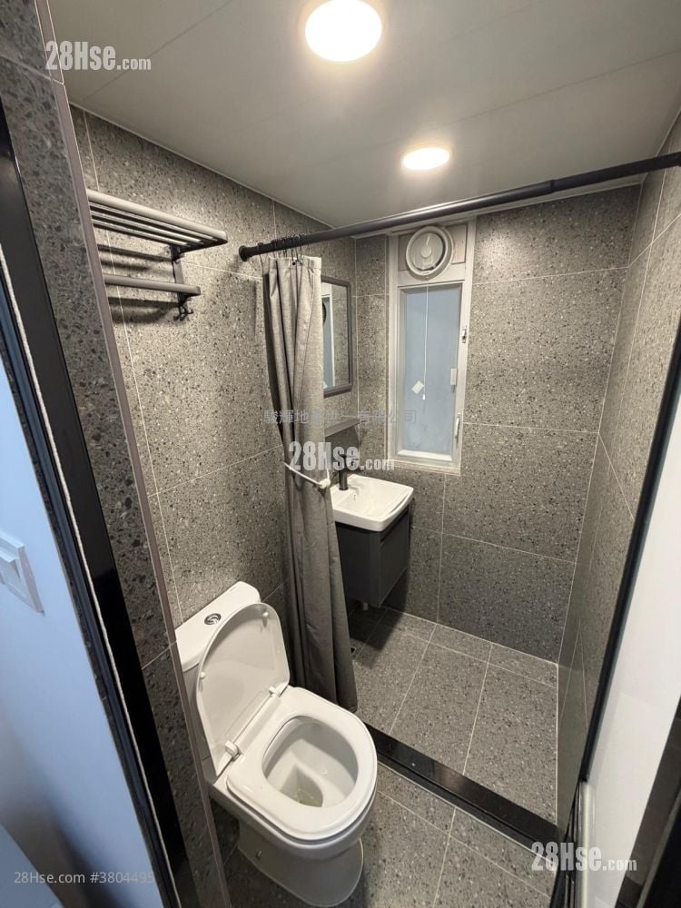 Wing Lee Building Rental Studio , 1 Bathroom 180 ft²