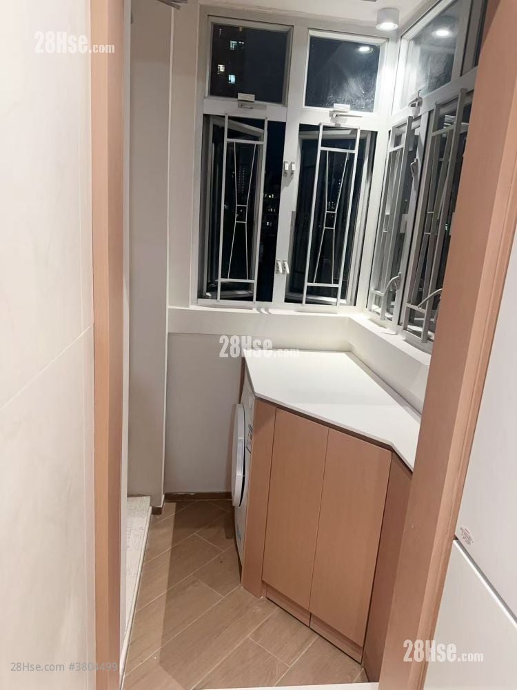 广亚大厦 租盘 2 房 320 平方尺