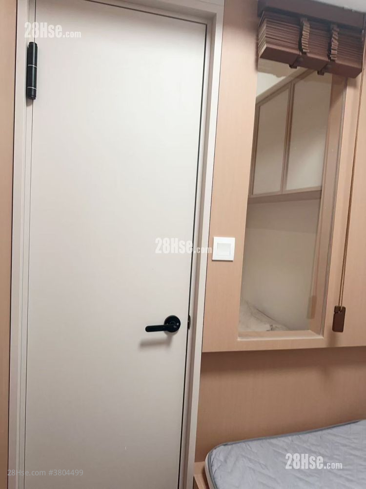 广亚大厦 租盘 2 房 320 平方尺