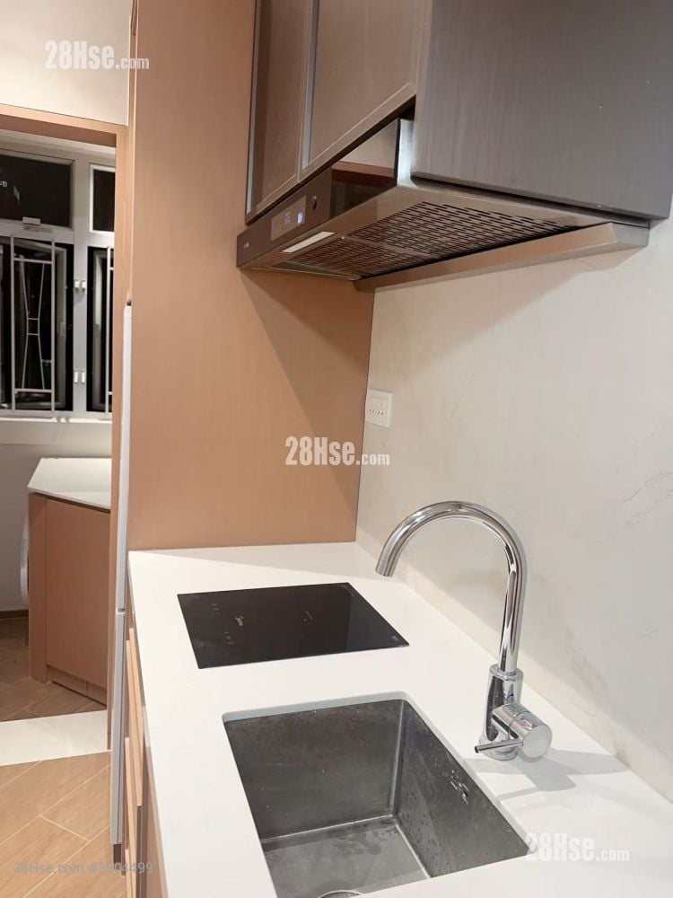 广亚大厦 租盘 2 房 320 平方尺