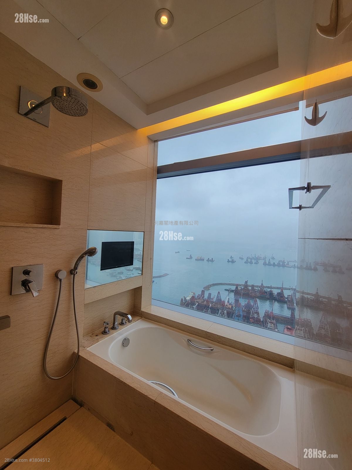 天玺 售盘 3 房 875 平方尺