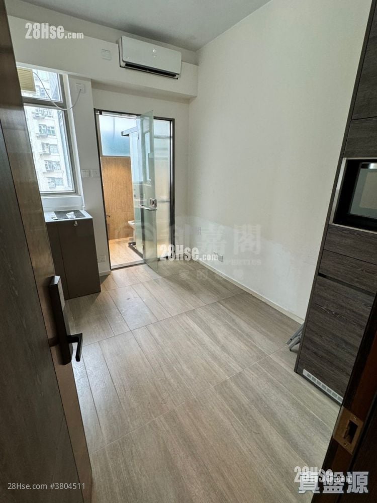 T Plus Sell Studio , 1 Bathroom 128 ft²