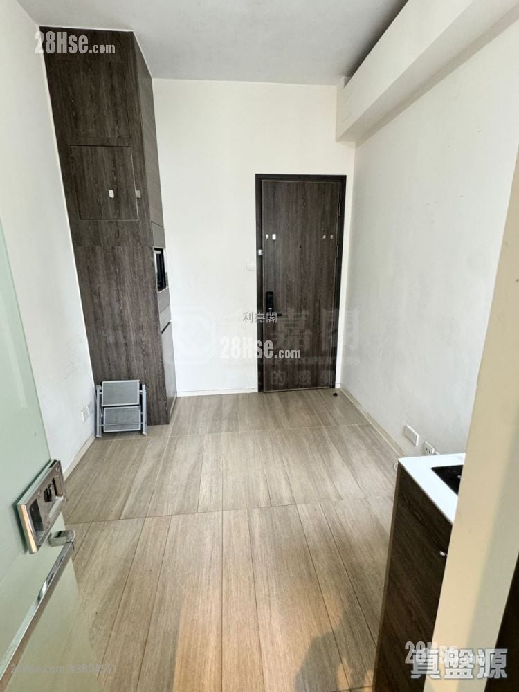 T Plus Sell Studio , 1 Bathroom 128 ft²