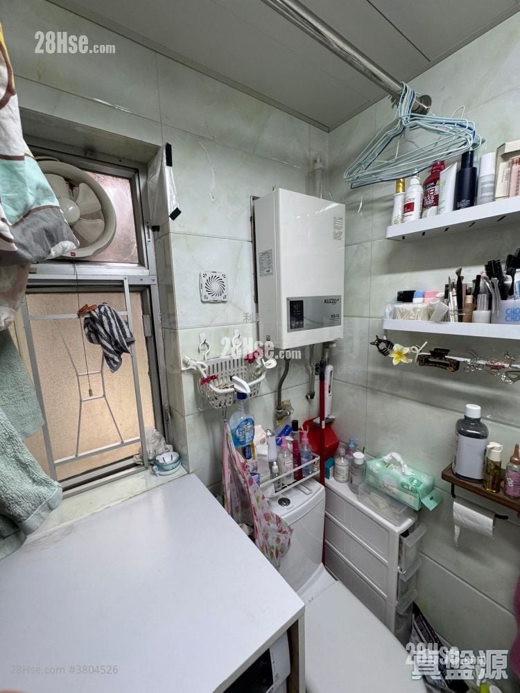 景峰花园 售盘 2 房 , 1 浴室 400 平方尺