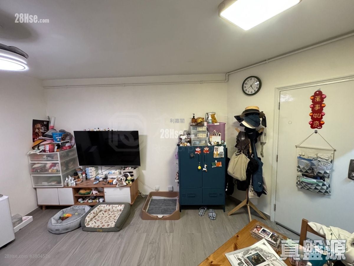 景峰花园 售盘 2 房 , 1 浴室 400 平方尺