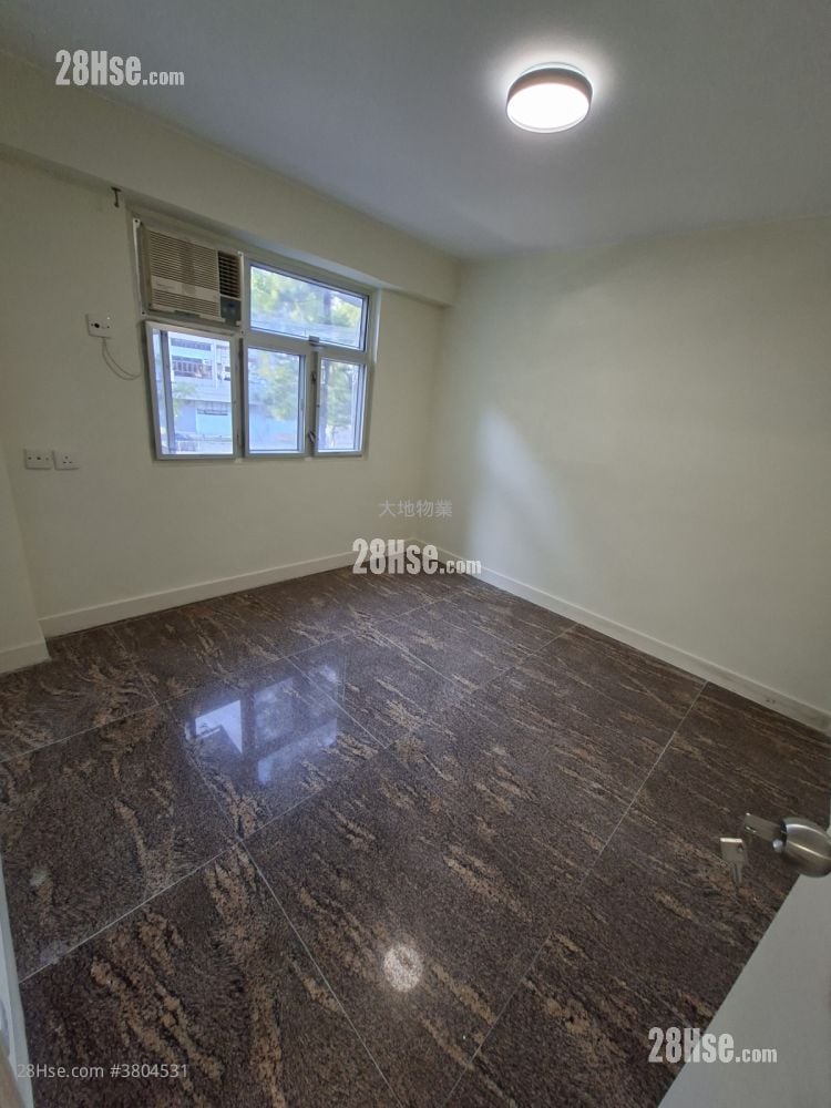 鈞樂新邨 租盤 4 房 , 1 浴室 650 平方呎