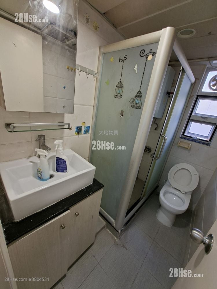 鈞樂新邨 租盤 4 房 , 1 浴室 650 平方呎