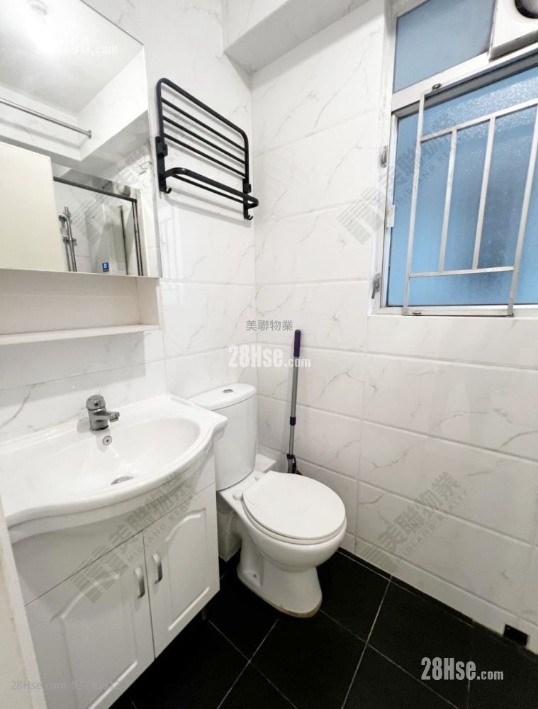 Tsui Lai Garden Sell 2 Bedrooms 427 ft²