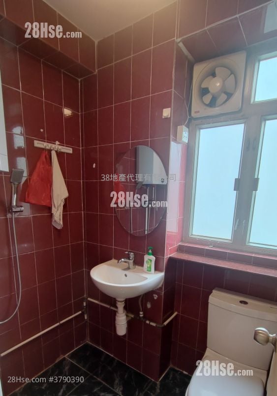 Yau Luen Apartments Sell 3 Bedrooms , 1 Bathroom 396 ft²