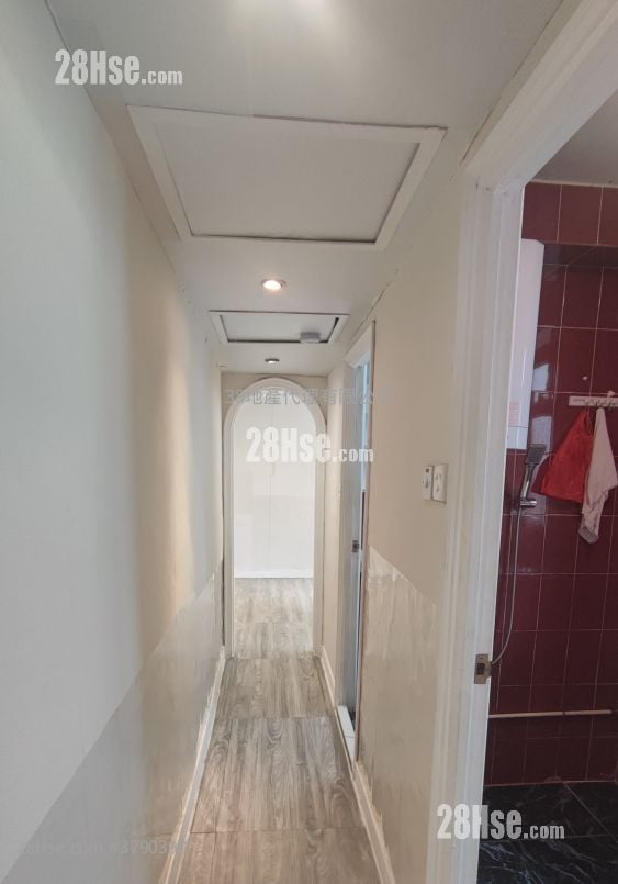 Yau Luen Apartments Sell 3 Bedrooms , 1 Bathroom 396 ft²