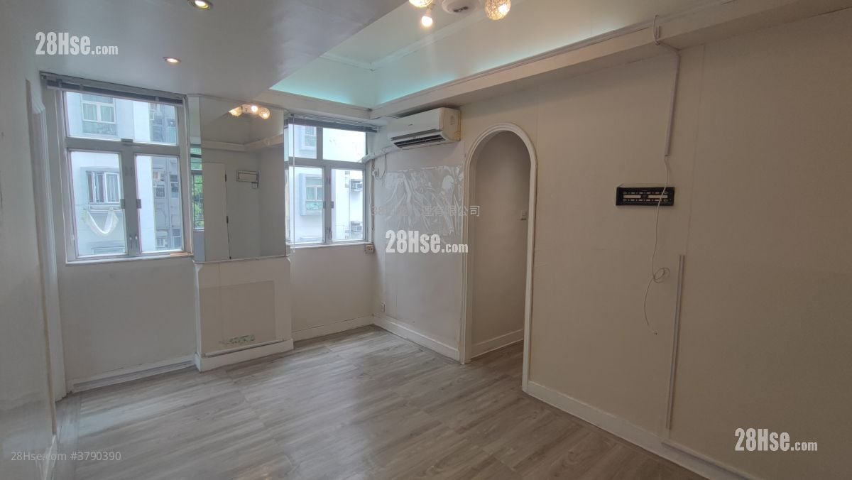 Yau Luen Apartments Sell 3 Bedrooms , 1 Bathroom 396 ft²