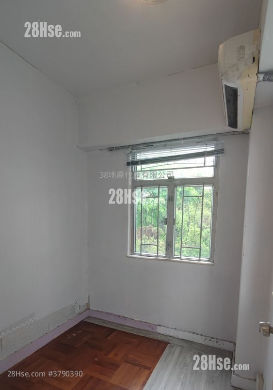 Yau Luen Apartments Sell 3 Bedrooms , 1 Bathroom 396 ft²
