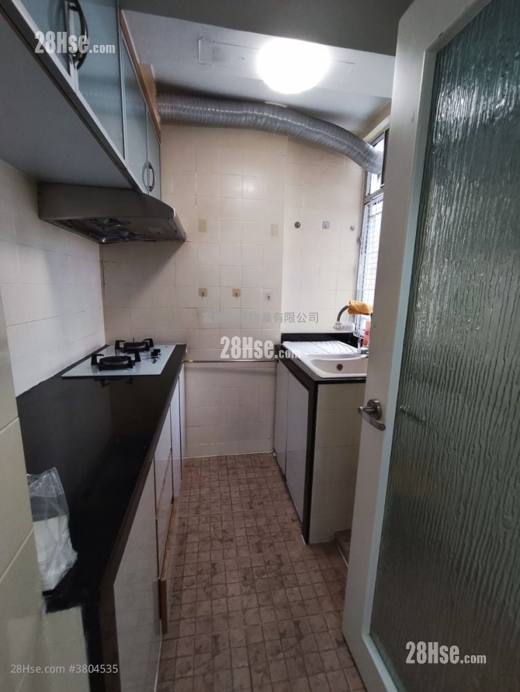 New Kwai Fong Gardens Rental 2 Bedrooms , 1 Bathroom 400 ft²