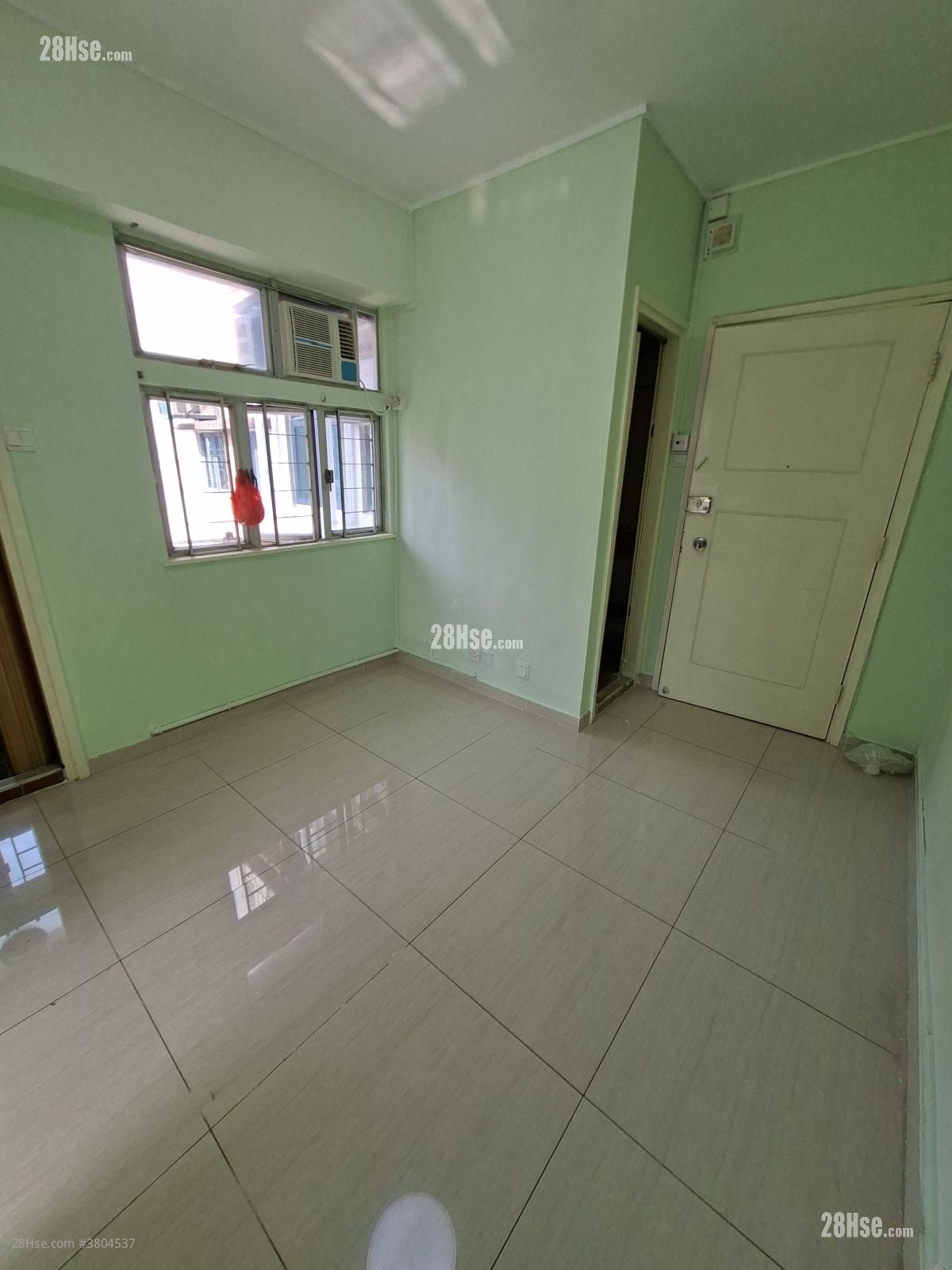 安基大厦 租盘 2 房 , 1 浴室 300 平方尺