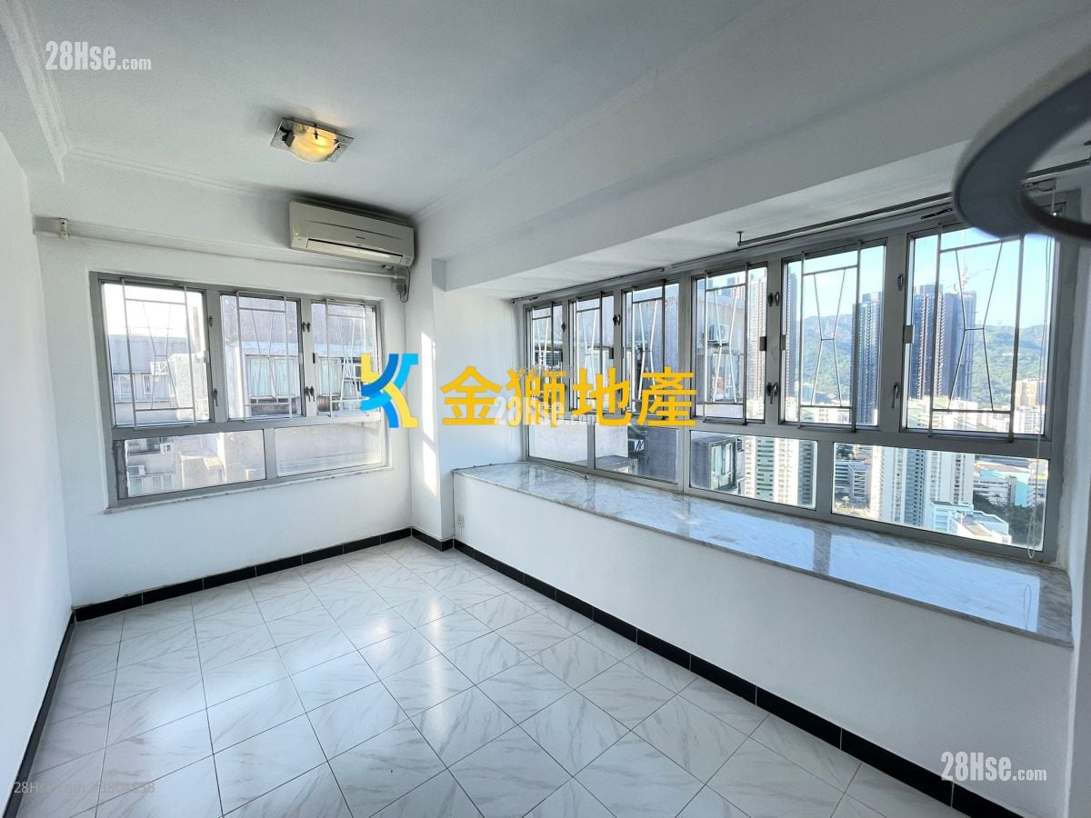 Golden Lion Garden Rental 307 ft²