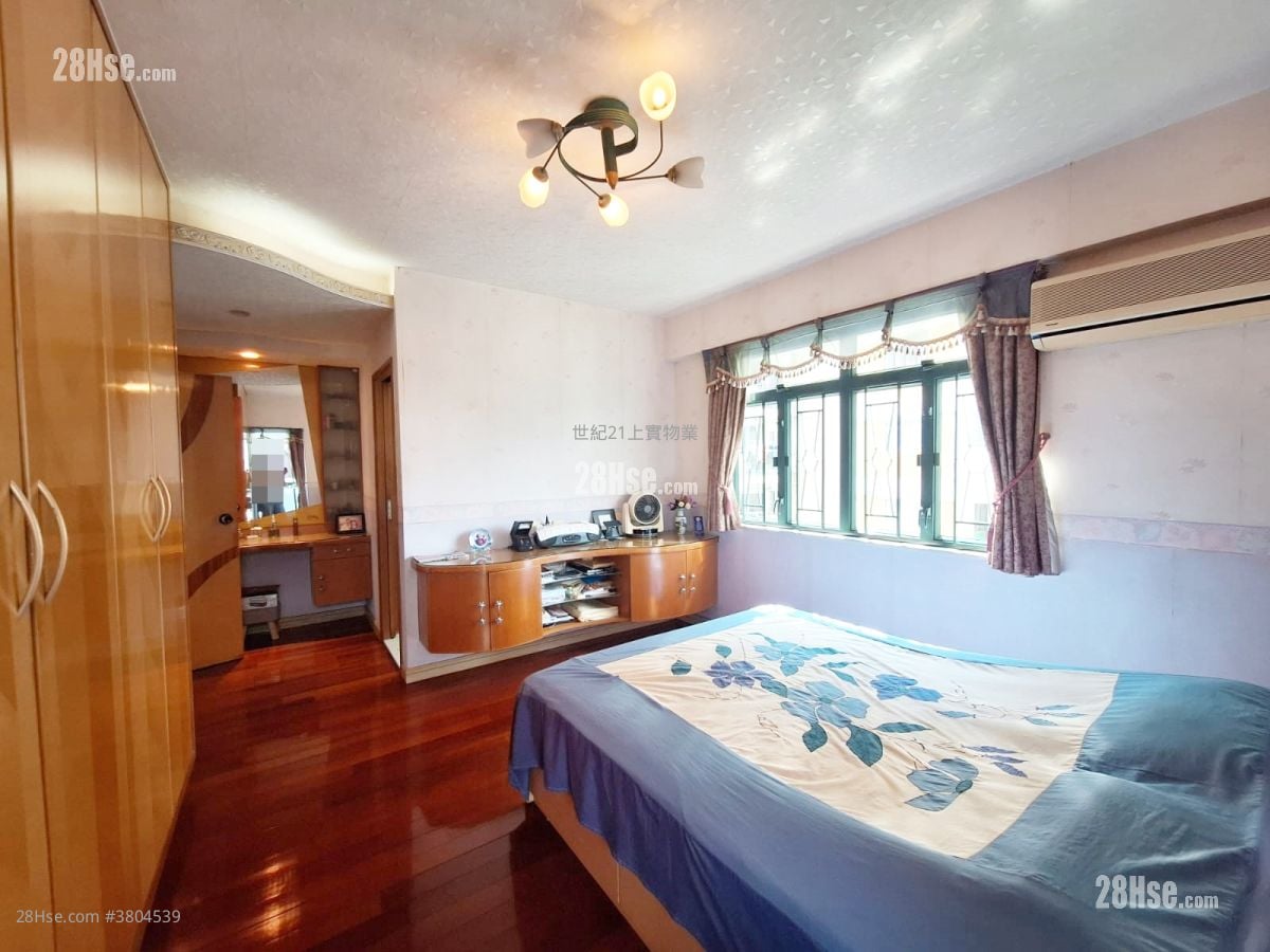 Sunview Garden Sell 3 Bedrooms , 3 Bathrooms 1,335 ft²