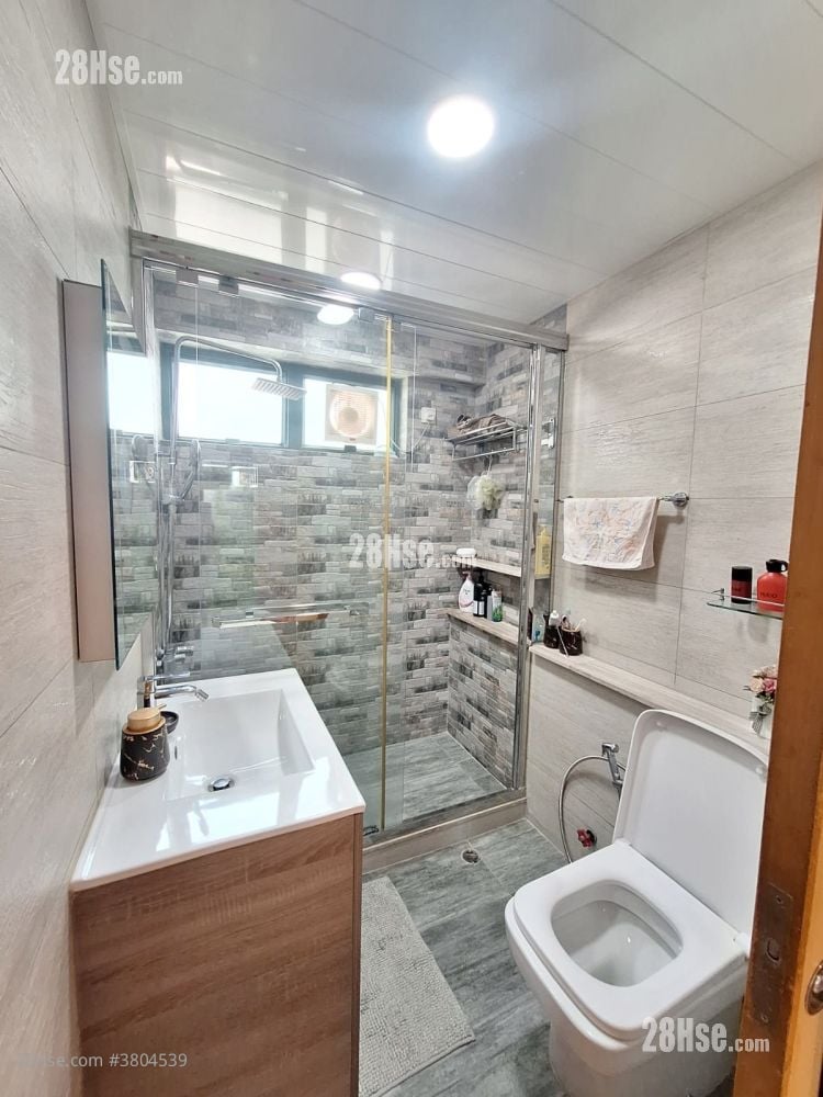 Sunview Garden Sell 3 Bedrooms , 3 Bathrooms 1,335 ft²