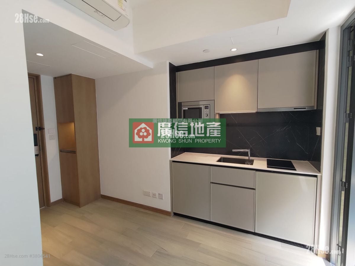 Uptify Sell Studio , 1 Bathroom 172 ft²