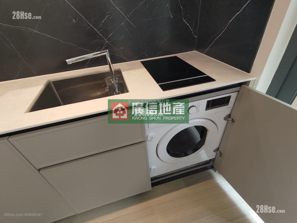 Uptify Sell Studio , 1 Bathroom 172 ft²