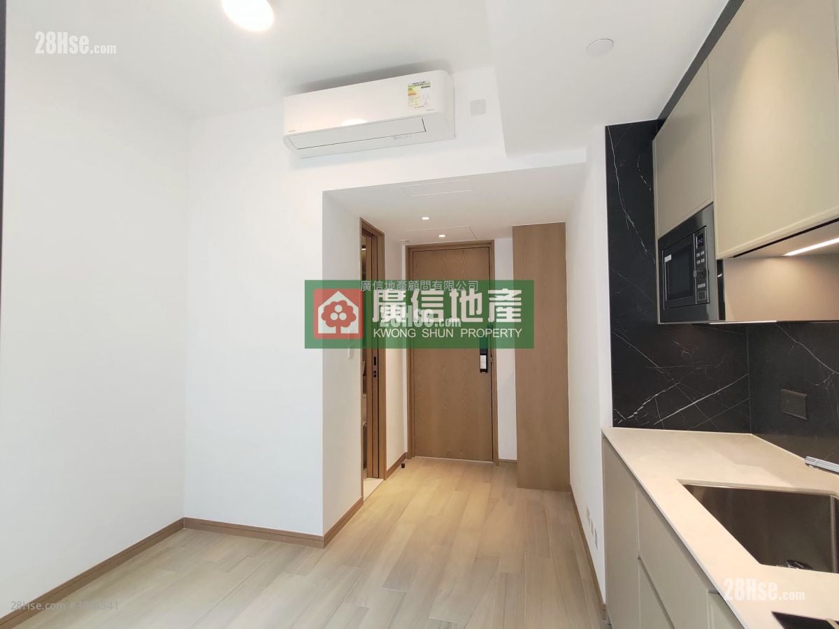 Uptify Sell Studio , 1 Bathroom 172 ft²