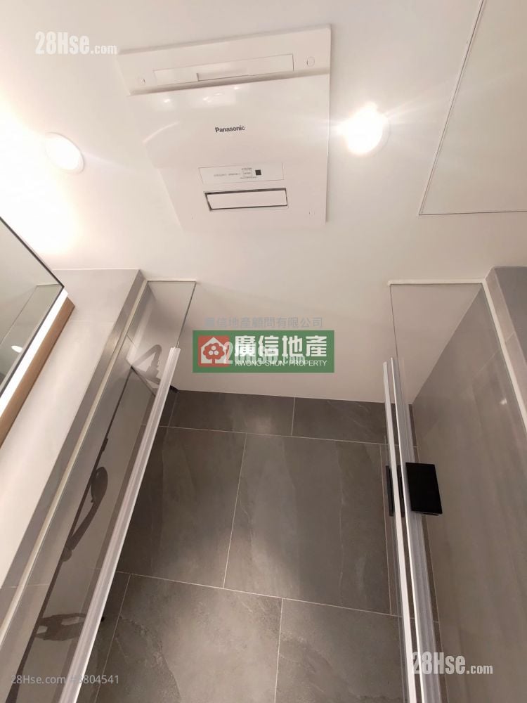 Uptify Sell Studio , 1 Bathroom 172 ft²