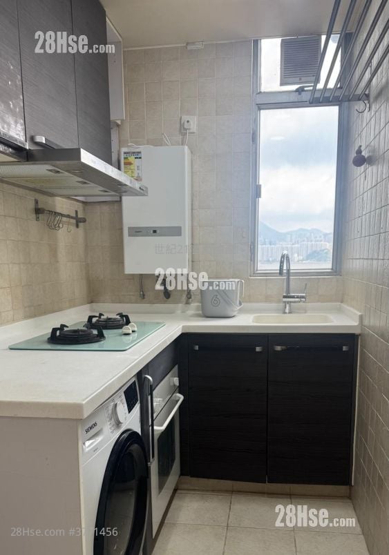 Tung Tao Court Sell 3 Bedrooms , 1 Bathroom 554 ft²