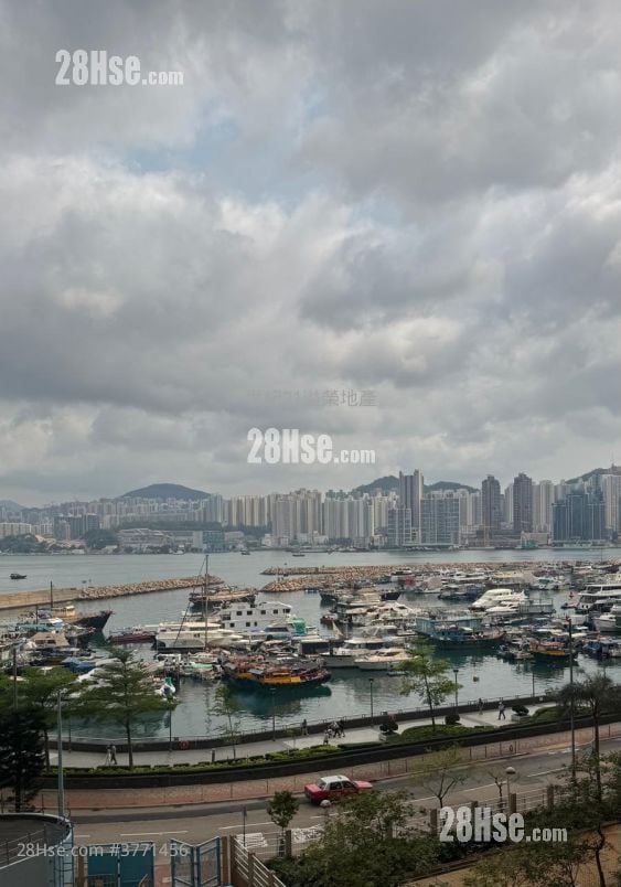 Tung Tao Court Sell 3 Bedrooms , 1 Bathroom 554 ft²