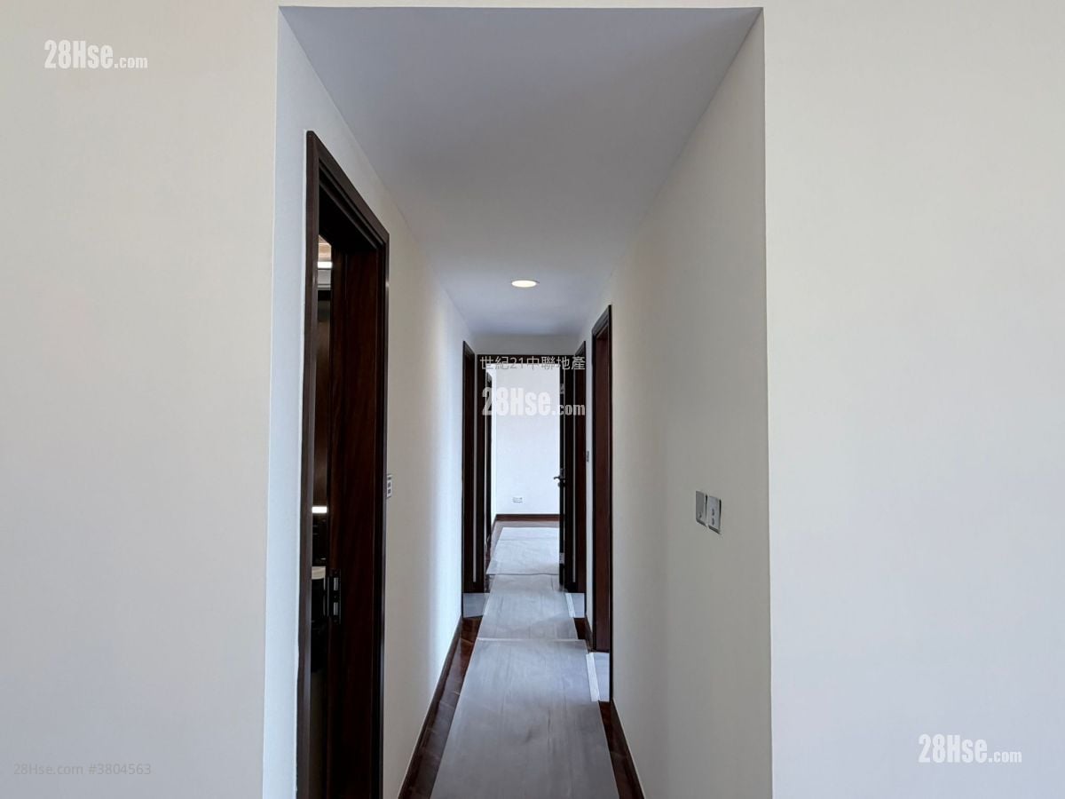 8 Chun Fai Terrace Sell 4 Bedrooms , 3 Bathrooms 1,542 ft²