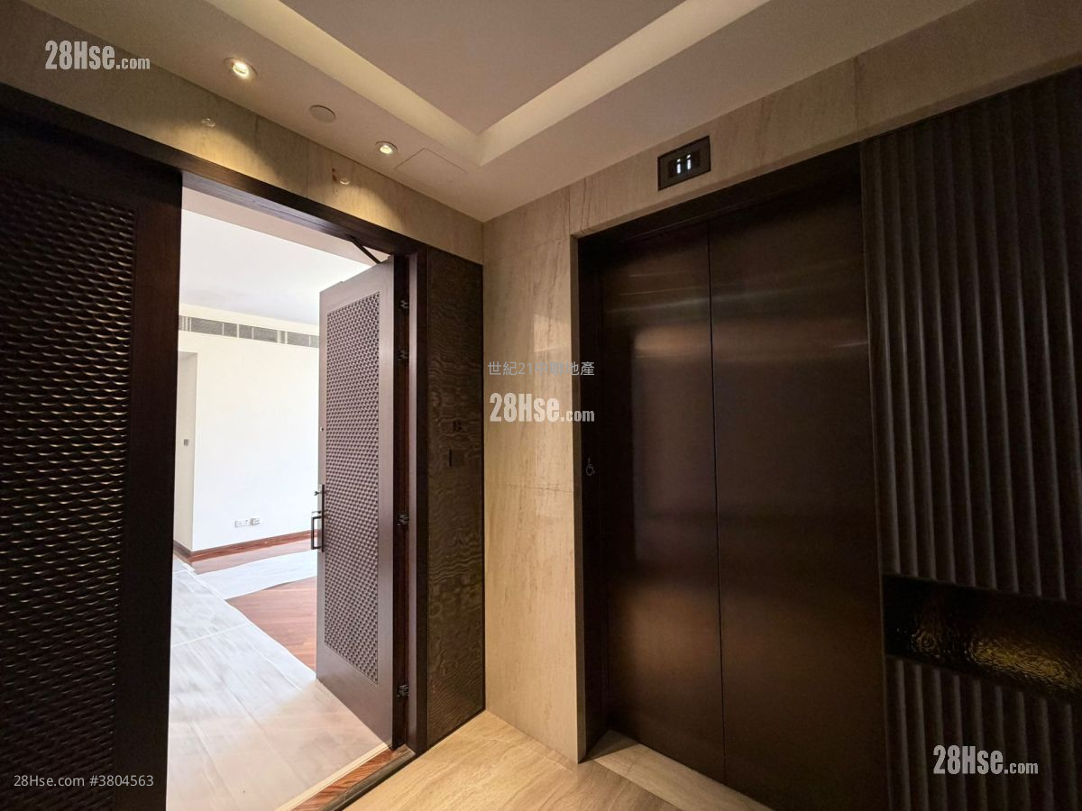 8 Chun Fai Terrace Sell 4 Bedrooms , 3 Bathrooms 1,542 ft²