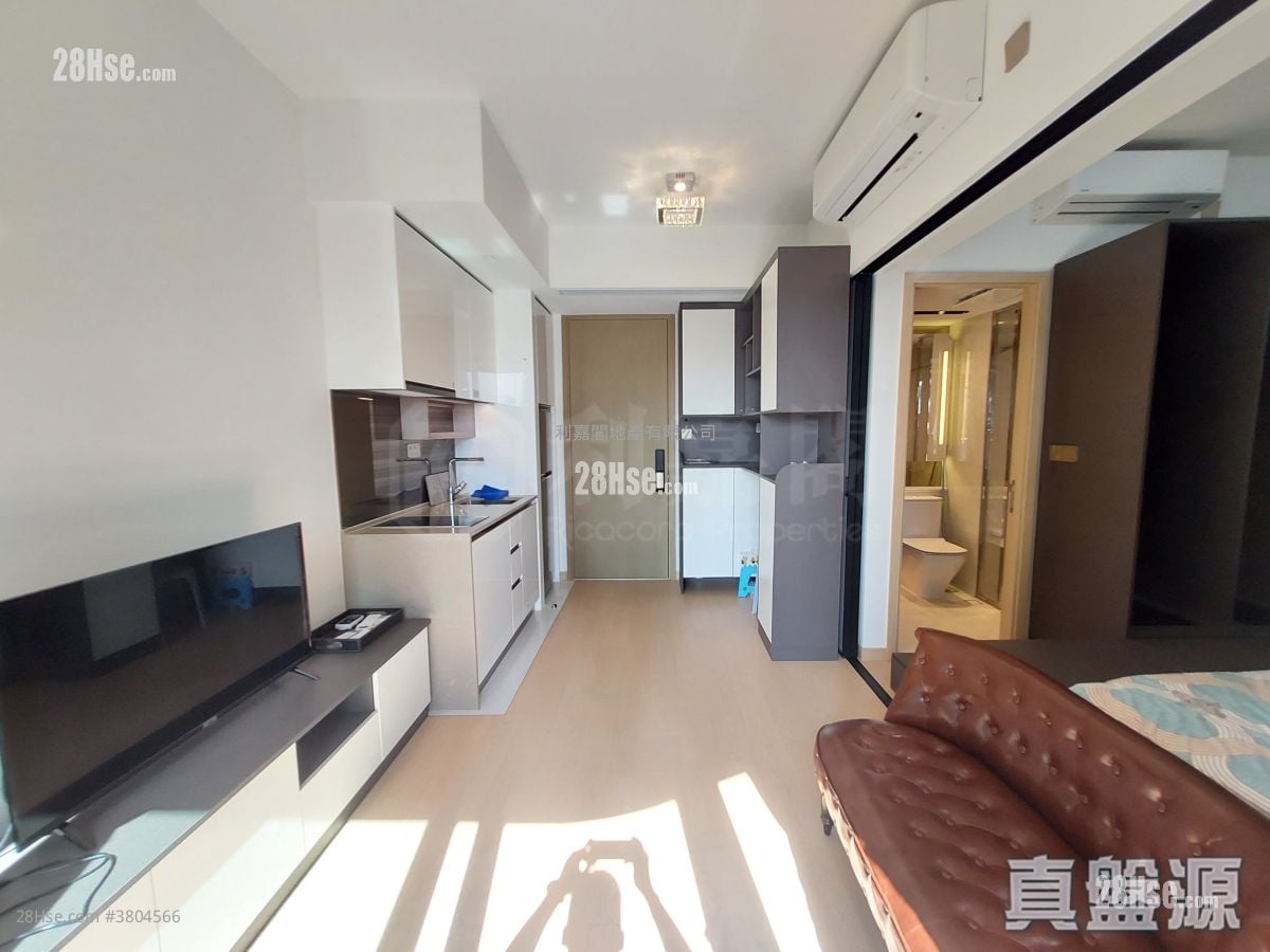 K. Summit Sell 1 Bedroom 293 ft²