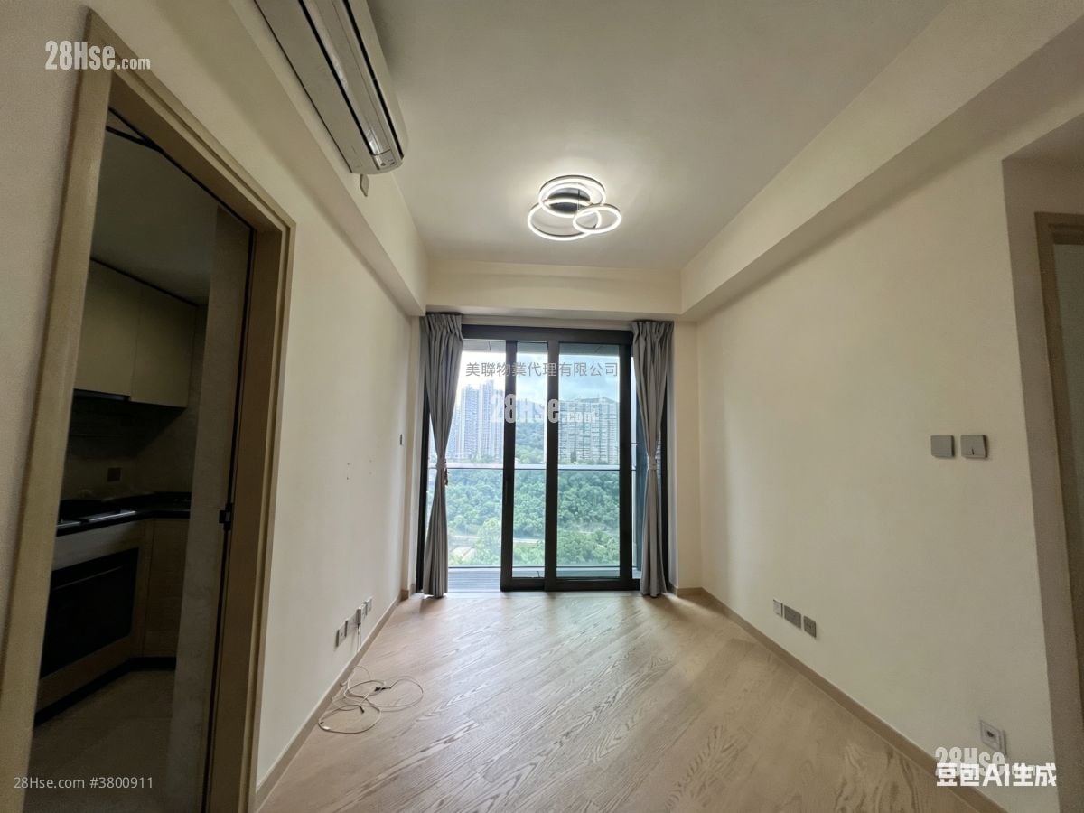 living room: The Arles Rental 2 Bedrooms , 1 Bathroom 552 ft²