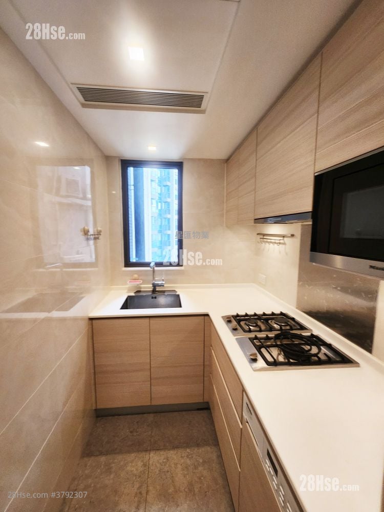 Mantin Heights Rental 3 Bedrooms , 1 Bathroom 689 ft²