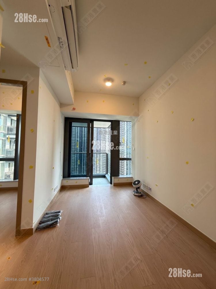 Seasons Place Rental 2 Bedrooms , 1 Bathroom 434 ft²