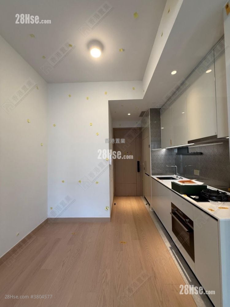 Seasons Place Rental 2 Bedrooms , 1 Bathroom 434 ft²