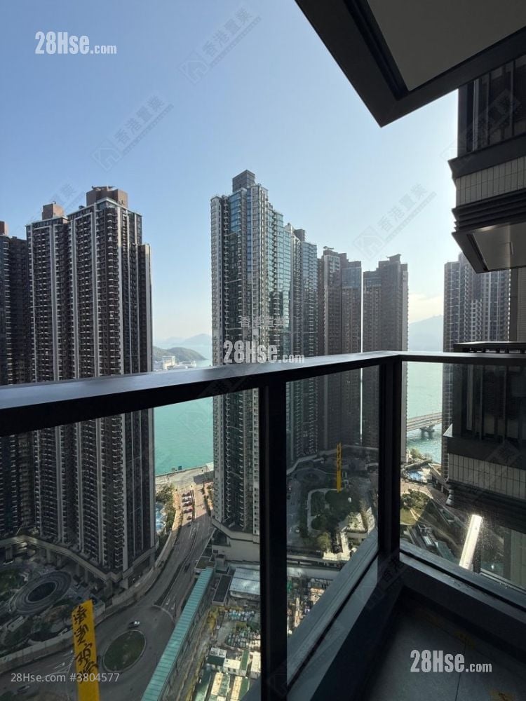 Seasons Place Rental 2 Bedrooms , 1 Bathroom 434 ft²