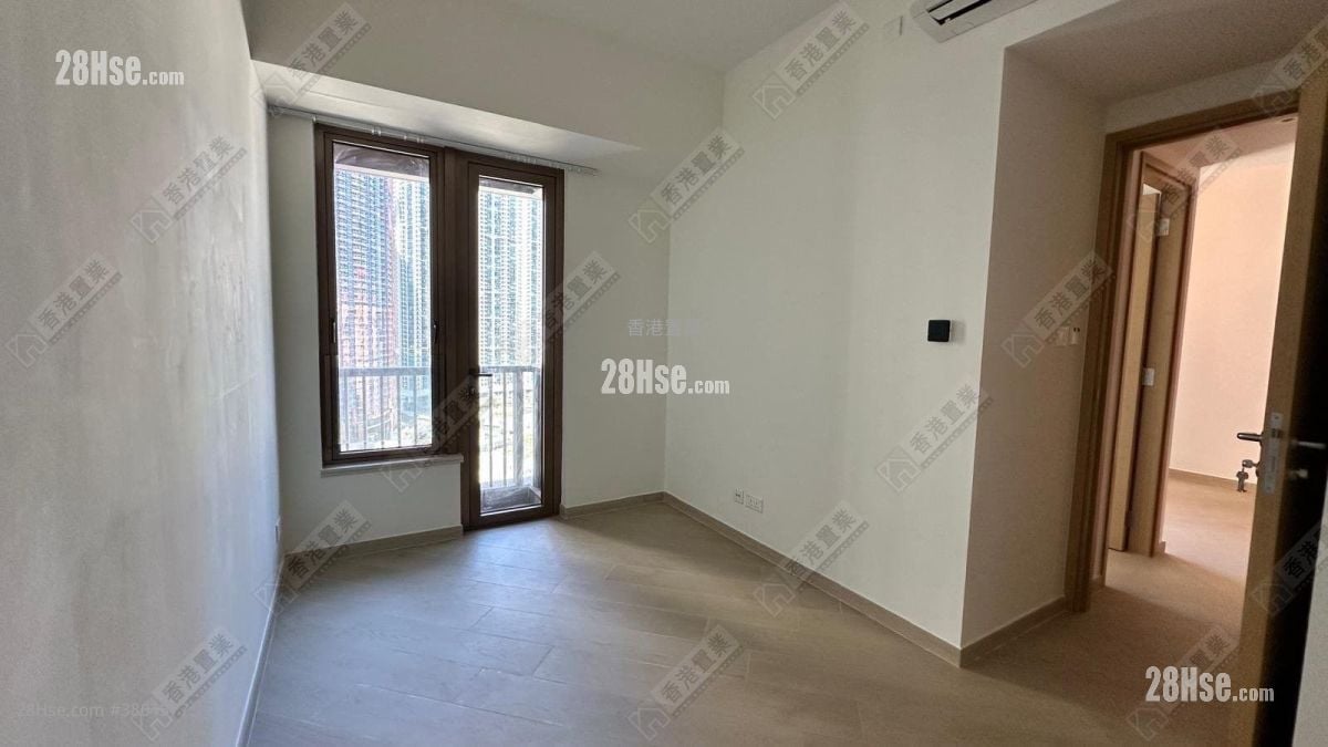 Seasons Place Rental 2 Bedrooms , 1 Bathroom 434 ft²