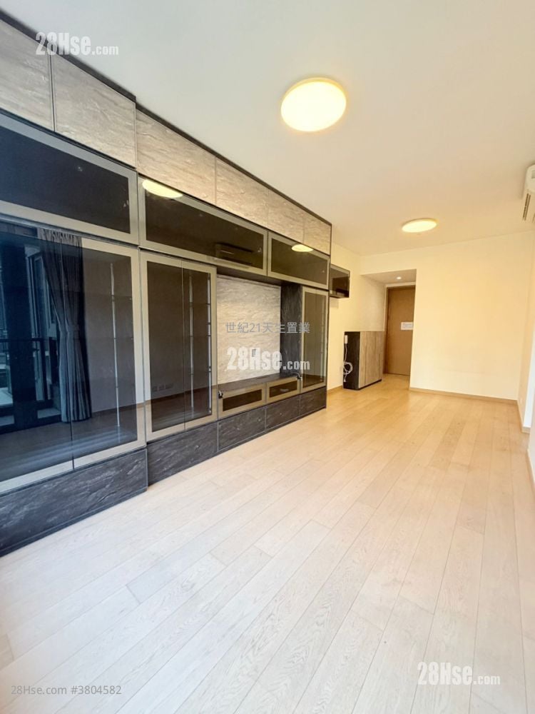 The Bloomsway Rental 2 Bedrooms , 1 Bathroom 609 ft²