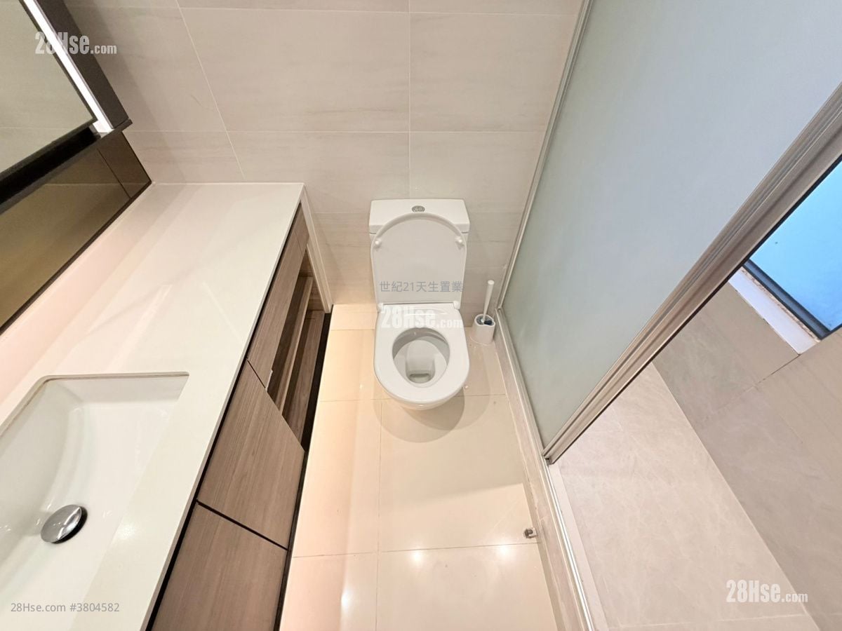 The Bloomsway Rental 2 Bedrooms , 1 Bathroom 609 ft²