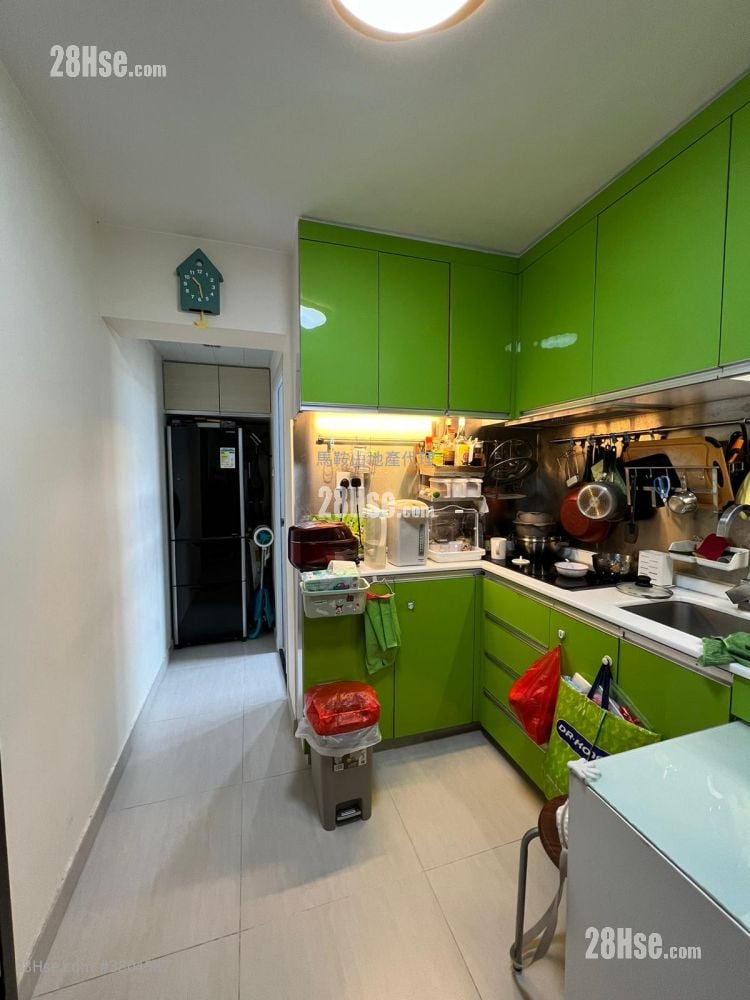 Kam Ying Court Sell 2 Bedrooms , 1 Bathroom 401 ft²