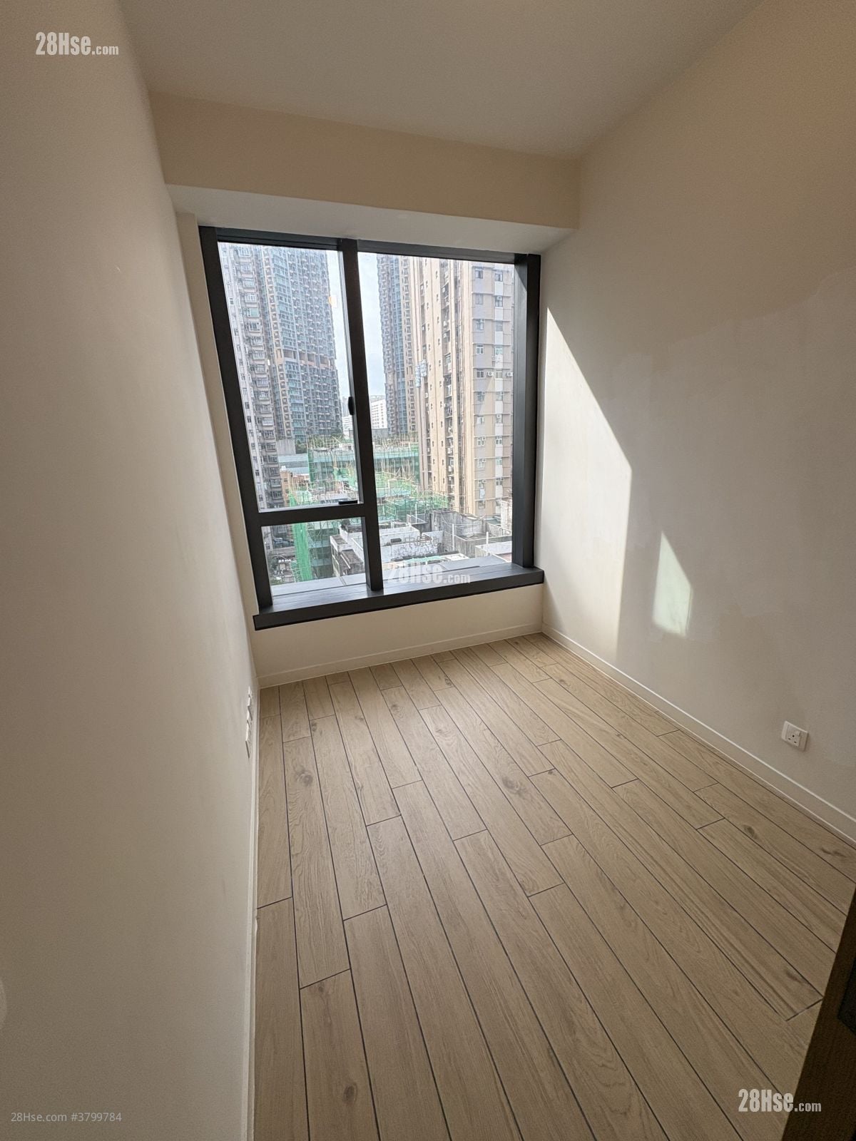 城点 售盘 1 房 , 1 浴室 320 平方尺