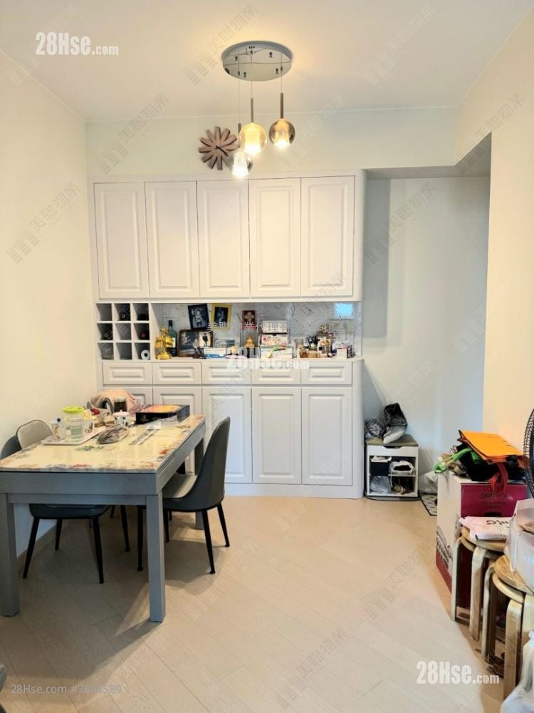 Grand Central Sell 2 Bedrooms 593 ft²