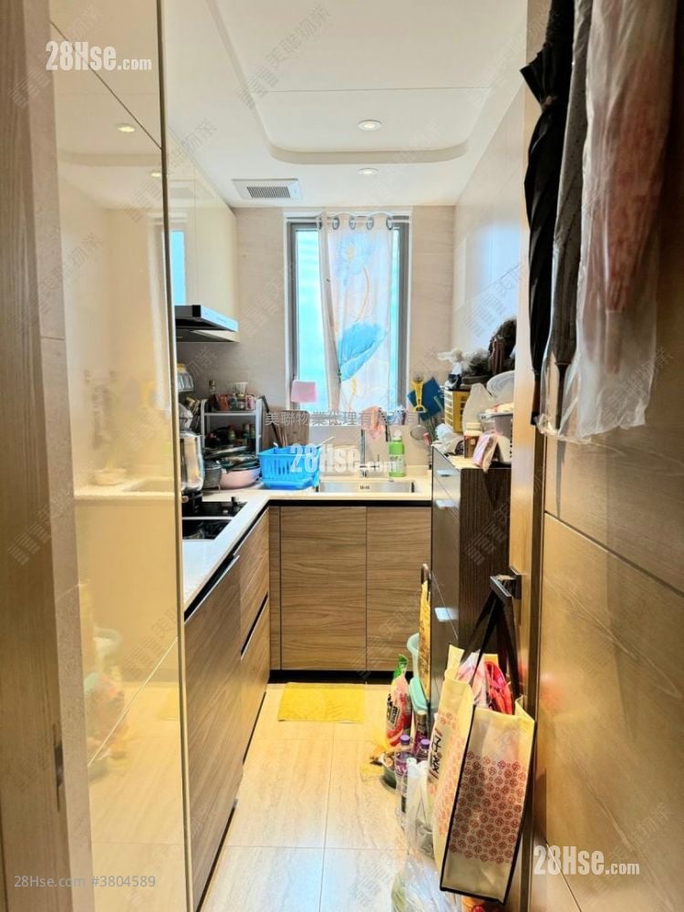 Grand Central Sell 2 Bedrooms 593 ft²