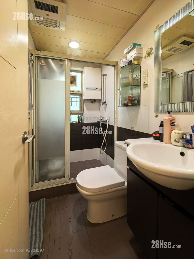 村屋 售盘 3 房 , 3 浴室