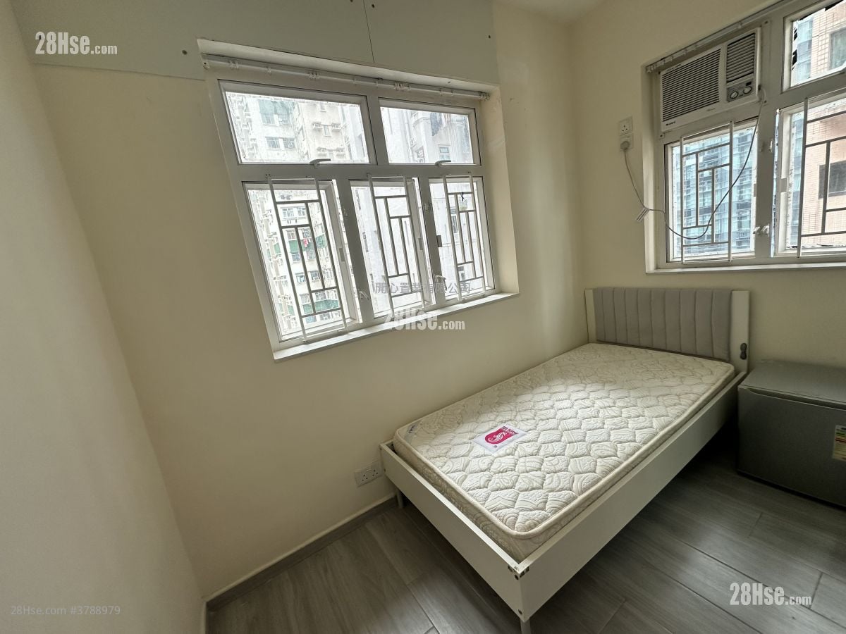 Yen Dack Building Rental Studio , 1 Bathroom 100 ft²