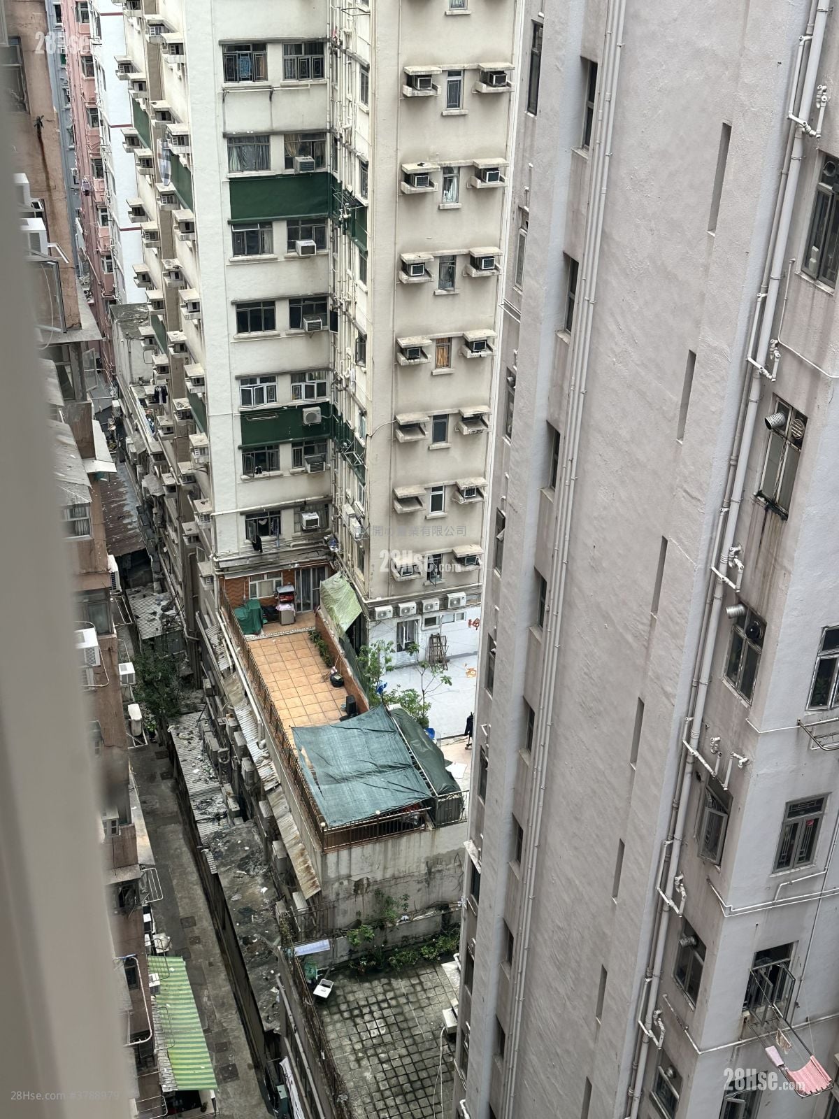 Yen Dack Building Rental Studio , 1 Bathroom 100 ft²