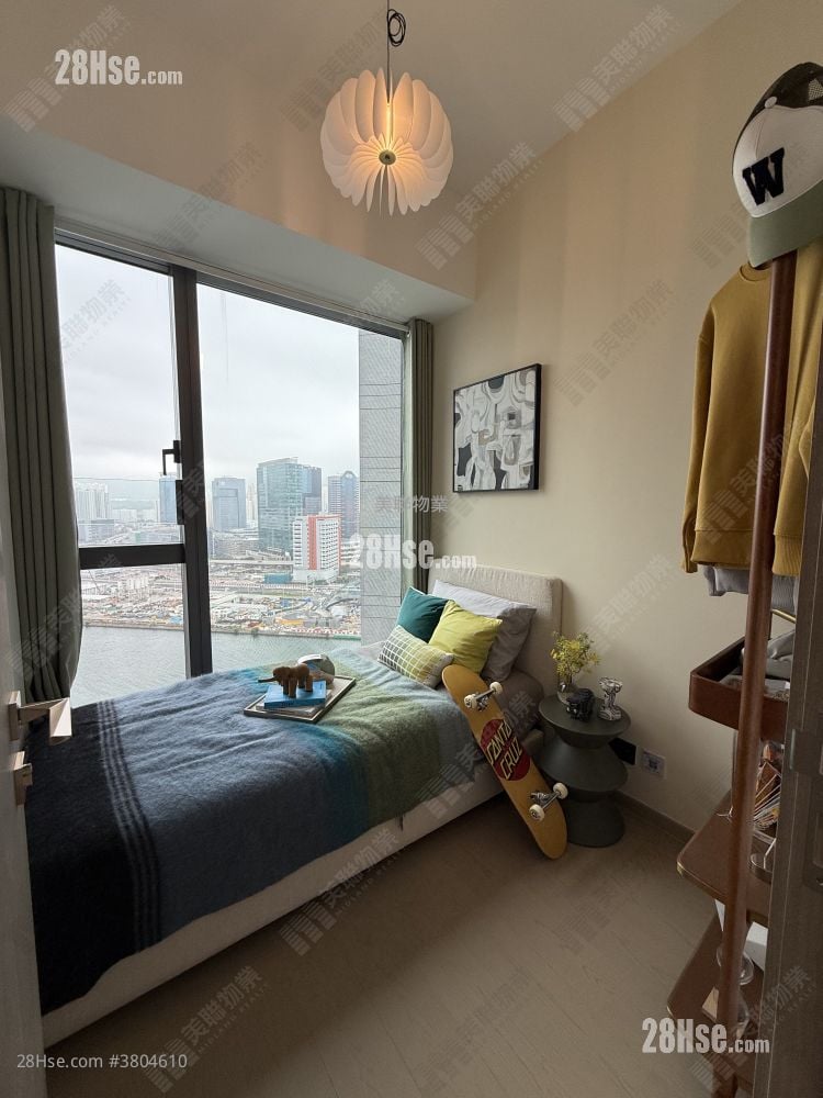 One Victoria Sell 1 Bedroom 338 ft²