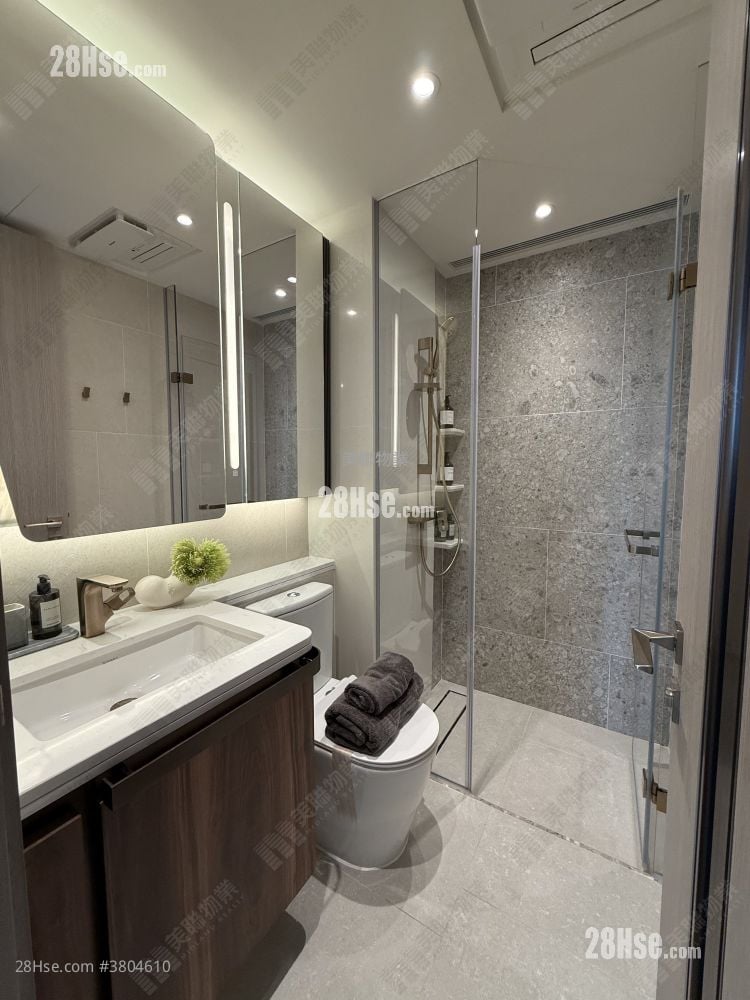 One Victoria Sell 1 Bedroom 338 ft²