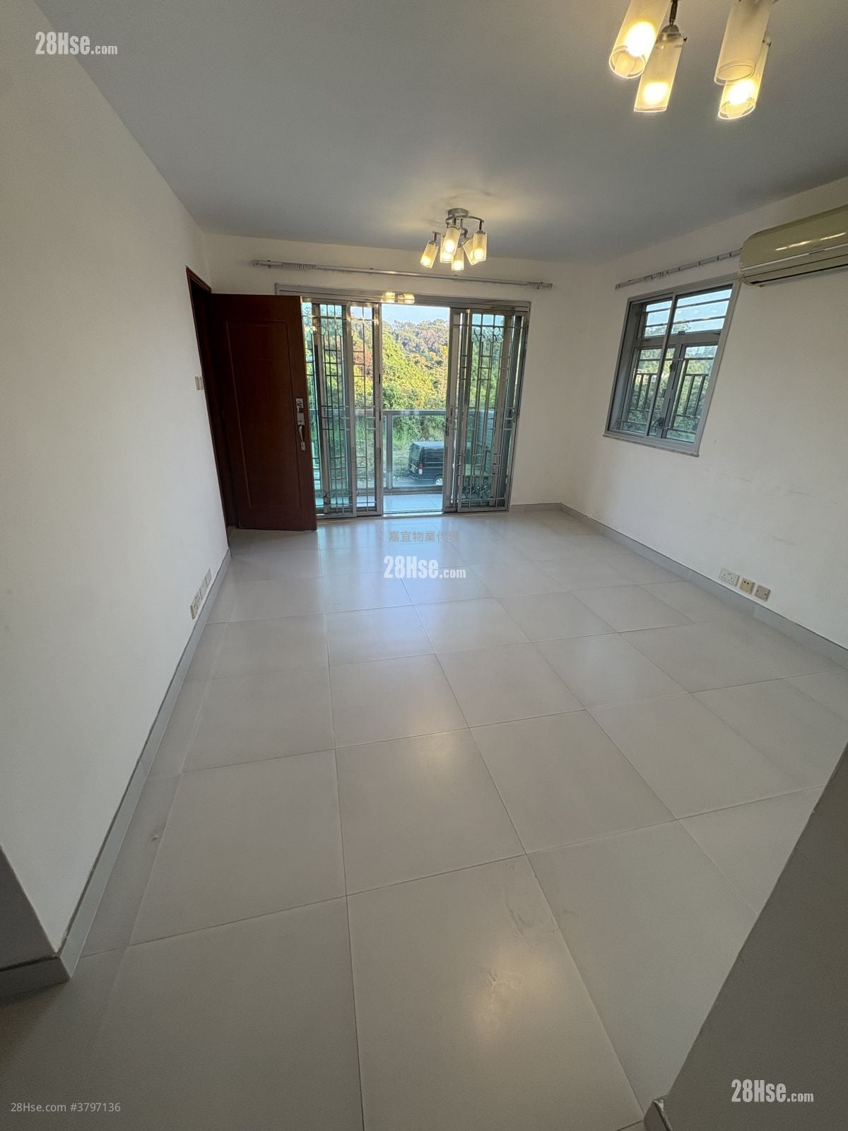 Village Rental 3 Bedrooms , 1 Bathroom 700 ft²