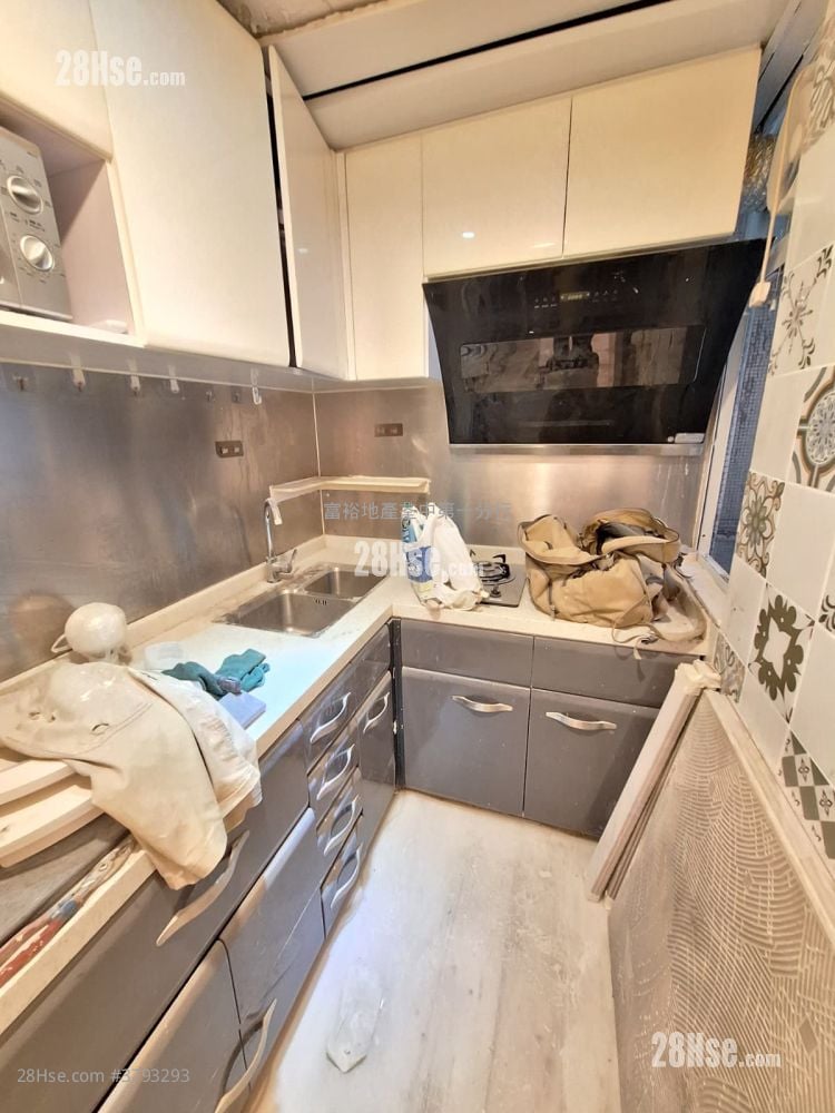 Tsuen King Garden Rental 3 Bedrooms 551 ft²